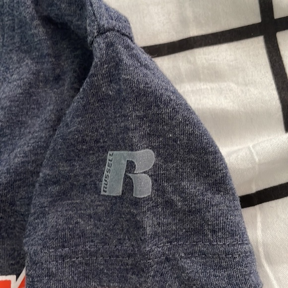 Women’s Auburn Tigers v-neck t-shirt size small - Picture 4 of 4